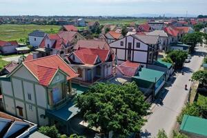 Tập trung quá nhiều vào bất động sản nhà ở, chúng ta đang lãng phí nguồn lực phát triển?