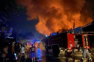 TP. Hồ Chí Minh: Cháy lớn xưởng vải hơn 1.000 m2, nhiều tài sản bị thiêu rụi