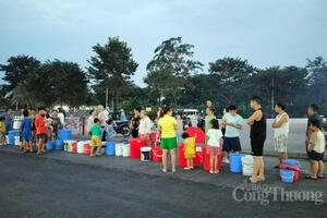 Hàng nghìn người dân khu đô thị Thanh Hà vẫn mòn mỏi chờ nước sạch