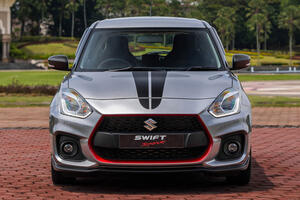 Suzuki Swift Sport Silver Edition 2023 ra mắt với giá gần 730 triệu đồng