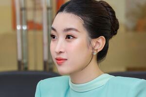 Hoa hậu Đỗ Mỹ Linh tái xuất, training kỹ năng ứng xử cho thí sinh thi nhan sắc