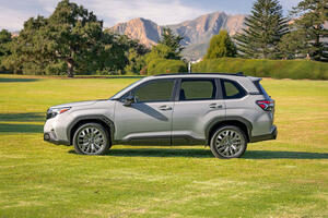 Subaru Forester 2025 trình làng: Diện mạo mới, tăng sức cạnh tranh Mazda CX-5, Honda CR-V