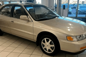 Honda Accord để gần 30 năm bán 'lãi' là có thật: Giá đắt hơn mua mới dù lăn bánh hơn 3.500km