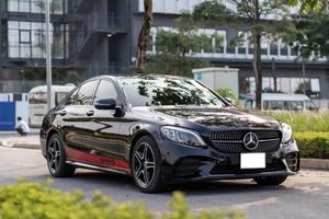 Mercedes-Benz C300 AMG chạy lướt rớt giá khó tin sau 4 năm sử dụng