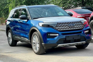 Ford Explorer đồng loạt giảm 440 triệu tại đại lý: Giá lần đầu dưới 2 tỷ, dễ cạnh tranh hơn với Hyundai Palisade