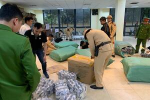 Hà Nội: Thu giữ gần 1.000 đôi giày hàng hiệu sản xuất gia công
