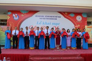 Hội báo Xuân Giáp Thìn Khánh Hòa thu hút hơn 250 đầu báo