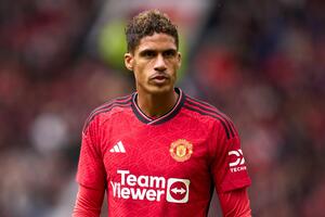 Al-Nassr chi đậm, quyết mua bằng được Varane