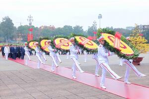 Nhân dịp Tết, Lãnh đạo Đảng, Nhà nước vào Lăng viếng Chủ tịch Hồ Chí Minh
