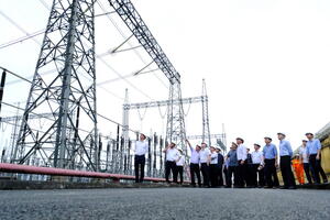 Nâng cao năng lực truyền tải điện, vận hành an toàn mạch 500kV liên kết Trung - Bắc