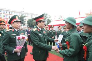 Phấn đấu trở thành người chiến sĩ ưu tú của Thủ đô anh hùng