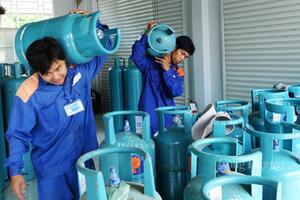 Từ 1/3, giá gas bán lẻ trong nước tăng từ 2.000 đồng/bình 12kg