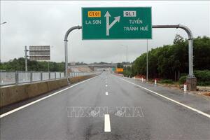 Mở rộng cao tốc Cam Lộ - La Sơn