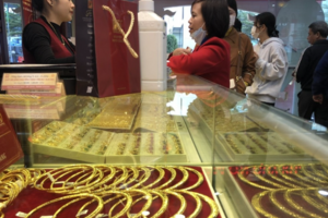 Điểm tin kinh tế - thị trường ngày 12/3/2024: Giá vàng vẫn vượt ngưỡng 82 triệu đồng/lượng