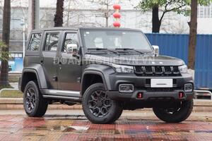 SUV địa hình siêu hầm hố, động cơ tăng áp, giá ‘hạt dẻ’