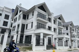 Thị trường bất động sản Hà Nội: Ảo giá, ảo giao dịch