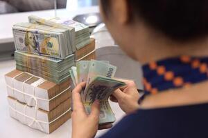 Tiền rẻ trở lại thị trường liên ngân hàng
