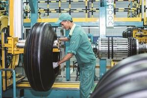 "Ông trùm" sản xuất lốp ô tô Việt Nam đặt kế hoạch lợi nhuận 2024 đi lùi, cổ phiếu tăng bốc 30% kể từ đầu năm