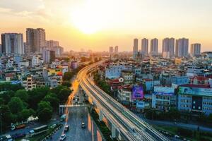Bất động sản đang ở đầu "chân sóng", nhà đầu tư có nên "xuống tiền"?