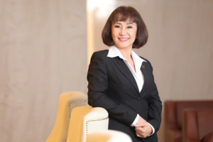 Trong 2 năm ngắn ngủi làm chủ tịch công ty BĐS do con trai sáng lập, “nữ hoàng mía đường” đã làm được những gì?