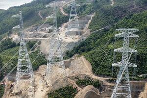 Hoàn thành kéo dây khoảng néo đầu tiên Dự án đường dây 500kV mạch 3