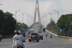 Tiền Giang: Đề xuất cấm xe tải từ 3 trục trở lên đi qua cầu Rạch Miễu giờ cao điểm