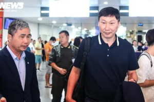 Hình ảnh đầu tiên của tân HLV tuyển Việt Nam Kim Sang-sik trước ngày ký hợp đồng