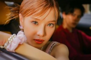 Hoàng Yến Chibi đầy "thái độ", bị "trai đẹp nhiều tiền" ngáng đường trong teaser MV "Sốc Nhiệt"