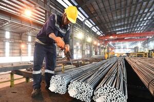 Giá thép hôm nay ngày 15/5/2024: Nhu cầu thép phát triển hạ tầng cơ sở tăng