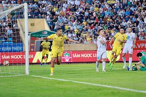 Bảng xếp hạng vòng 20 V-League 2023/2024 ngày 23/5: Nam Định thua sốc, SLNA khiến cuộc đua trụ hạng gay cấn