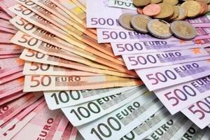 Tỷ giá Euro hôm nay 23/5/2024: Đồng Euro lao dốc, VCB giảm 80,74 VND/EUR chiều bán