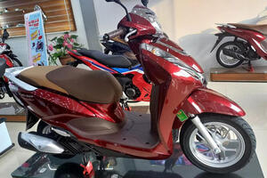 Giá xe Honda LEAD tháng 5/2024 lao dốc không phanh, giá rẻ như 'bèo' soán ngôi Vision