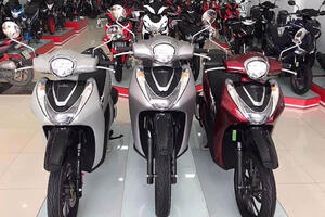 Giá xe Honda SH Mode tháng 5/2024 giảm mạnh thành xe bình dân, giá rẻ ngang ngửa LEAD