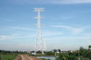 Thanh Hóa: Công nhân ''đội nắng'' quyết tâm đưa Dự án đường dây 500kV mạch 3 "cán đích" trước "giờ G"