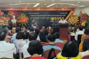 Ra mắt cuốn sách “Người trên đường đời” của nhà báo Hồ Quang Lợi