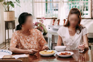 2 chị em làm cùng nhà hàng phát hiện mắc ung thư phổi cùng lúc: BS nhắc nhở chú ý điều này khi nấu nướng!