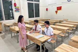 Đôi bạn cùng tiến, chinh phục thành công kỳ thi vào lớp 10