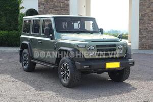 SUV địa hình công suất 248 mã lực, thiết kế hầm hố, giá 325 triệu đồng