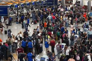 Sự cố máy tính khiến hơn 1500 hãng bay của Mỹ hủy chuyến ngày thứ 3 liên tiếp