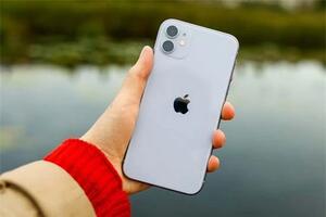 iPhone 11 'gây sốt' trở lại, tăng giá bán bất ngờ