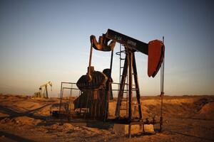 Dầu WTI giảm 2% khi nhu cầu toàn cầu suy yếu