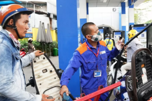 Giá xăng dầu hôm nay 23/8/2024: Giá dầu thế giới tìm lại đà tăng