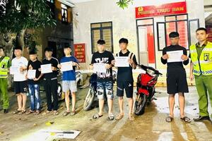 Quỳ Châu (Nghệ An): Bắt 8 thanh thiếu niên chặn xe, gây thương tích cho người dân