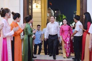 Chủ tịch Quốc hội Trần Thanh Mẫn dự Chương trình nghệ thuật “Nắng Ba Đình”
