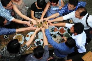 Nên ăn gì trước khi uống rượu để không bị say và bảo vệ sức khỏe? 4 loại thực phẩm này là thích hợp nhất