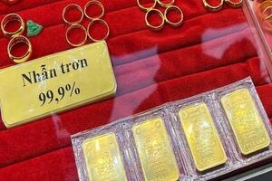 Giá vàng nhẫn cao vút, USD thấp nhất trong nửa năm