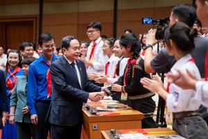 Chủ tịch Quốc hội: Đảng, Nhà nước luôn dành sự quan tâm, chăm lo đặc biệt tới trẻ em