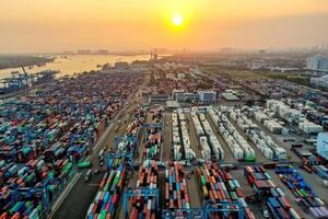 TP. Hồ Chí Minh: Tổng công ty Tân cảng Sài Gòn đề nghị di dời container tồn đọng