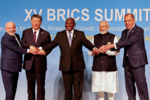 BRICS đứng trước thời điểm bước ngoặt khi các thành viên "đồng sàng dị mộng"