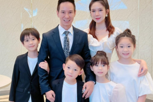 Con trai tiểu thư Hà Thành nức tiếng và đạo diễn trăm tỷ trổ mã ở tuổi 13: Biết 4 thứ tiếng, 10 tuổi đã làm được điều bất ngờ